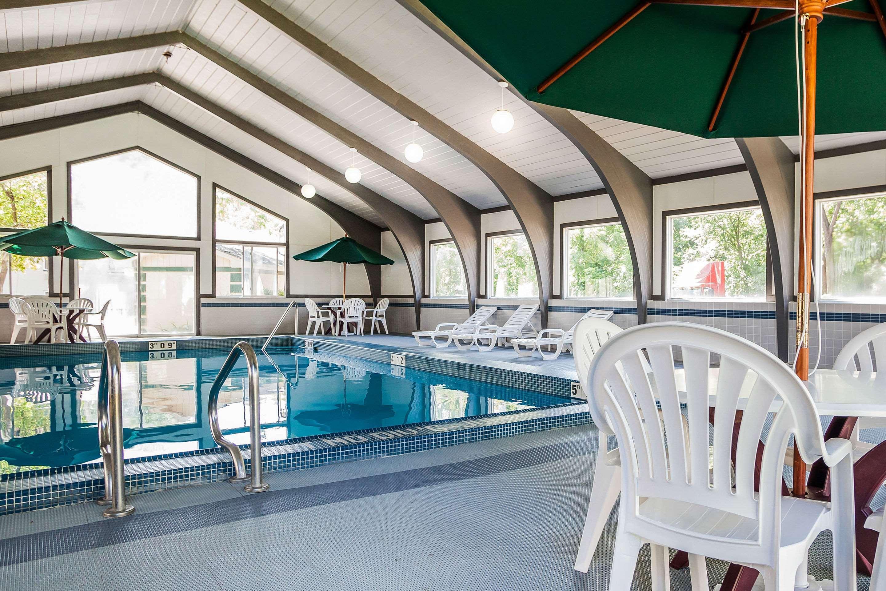 Urbandale Quality Inn & Suites Des Moines - Merle Hay Road מראה חיצוני תמונה